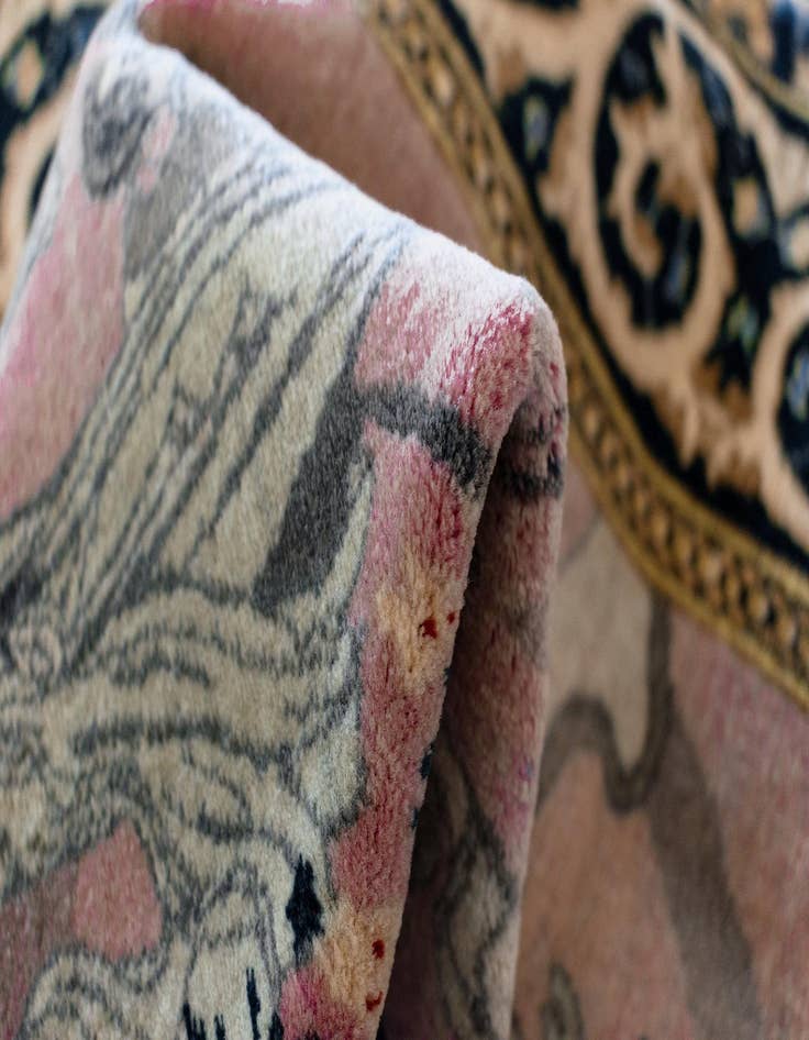 Detail image of  3' 3 x 4' 5 Isfahan Rug