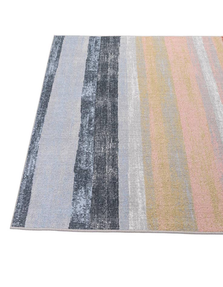 Detail image of  5' 2 x 8' Kamala Washable Rug