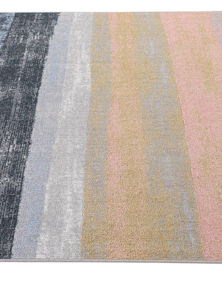 Detail image of  5' 2 x 8' Kamala Washable Rug
