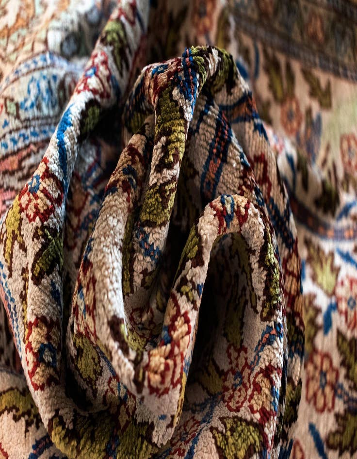 Detail image of  3' 7 x 5' 3 Kayseri Silk Rug