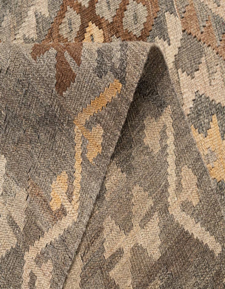 Detail image of  4' 6 x 6' 8  Hand Woven Kilim Maymana Wool Rug