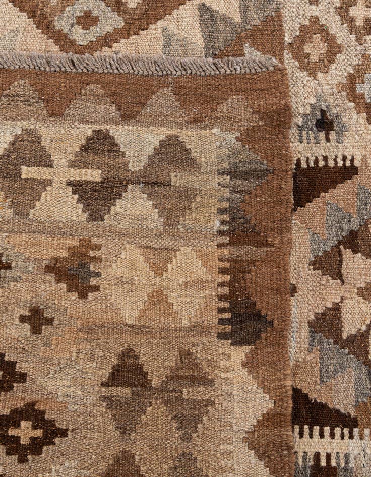 Detail image of  5' x 6' 6  Hand Woven Kilim Maymana Wool Rug