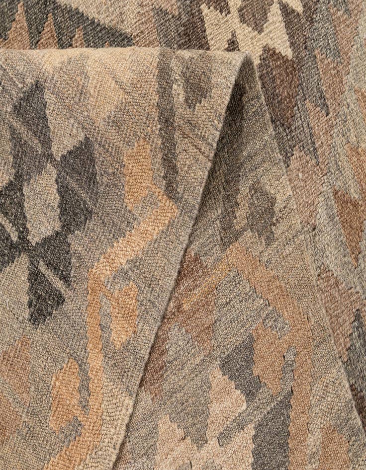 Detail image of  4' 11 x 6' 10  Hand Woven Kilim Maymana Wool Rug