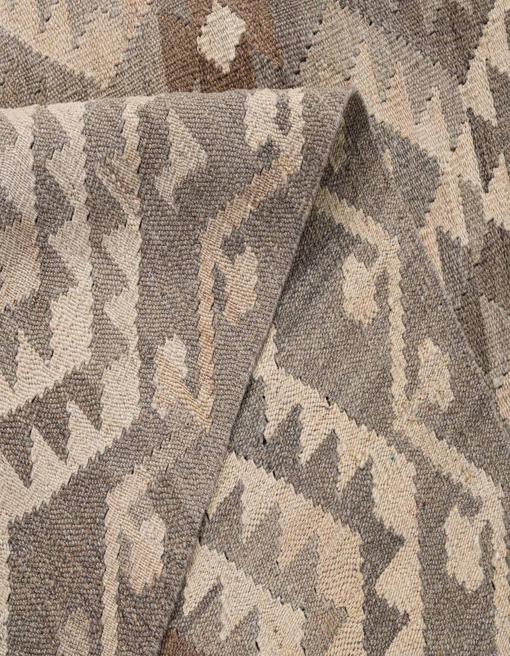 Detail image of  5' 4 x 6' 7  Hand Woven Kilim Maymana Wool Rug