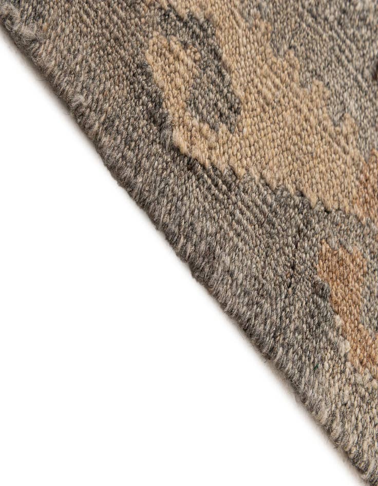 Detail image of  5' 5 x 6' 8  Hand Woven Kilim Maymana Wool Rug