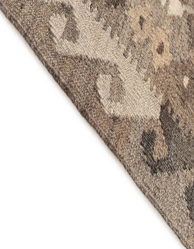 Detail image of  6' 1 x 8' 1  Hand Woven Kilim Maymana Wool Rug