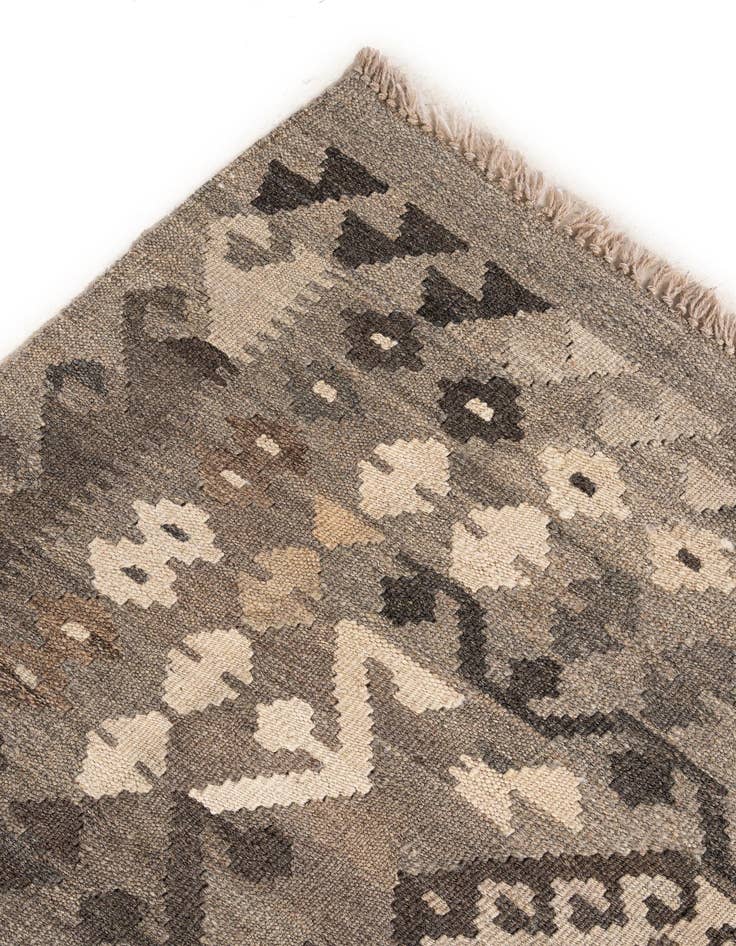 Detail image of  6' 1 x 8' 1  Hand Woven Kilim Maymana Wool Rug