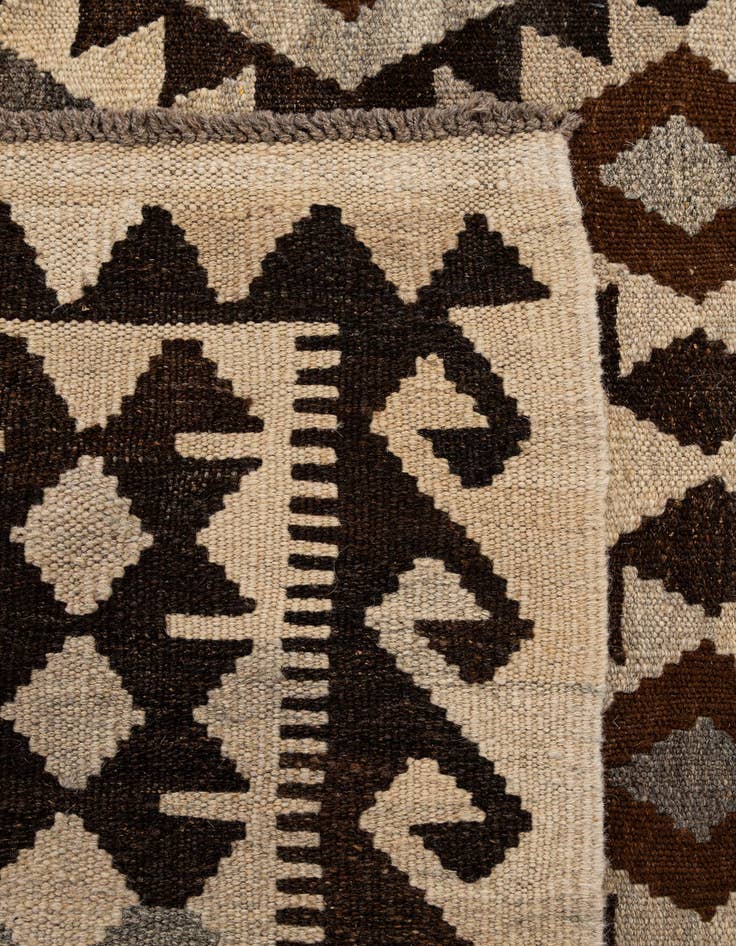 Detail image of  6' 10 x 9' 7  Hand Woven Kilim Maymana Wool Rug