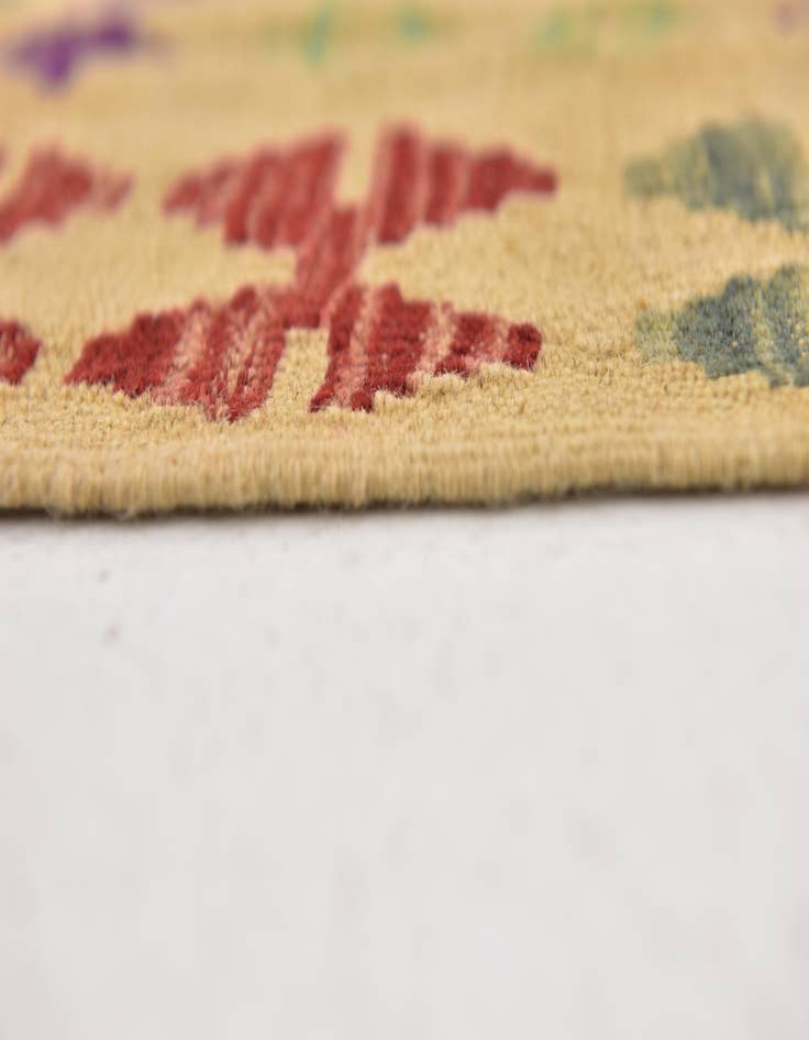 Detail image of  4' 10 x 6' 3  Hand Woven Kilim Maymana Wool Rug