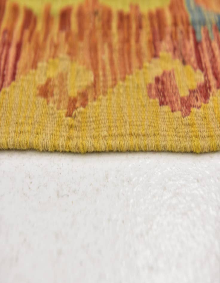 Detail image of 4' 9 x 6' 5 Hand Woven Kilim Maymana Wool Rug