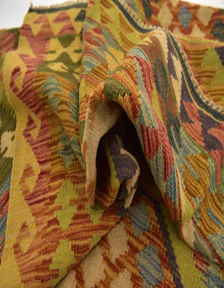 Detail image of 4' 9 x 6' 5 Hand Woven Kilim Maymana Wool Rug