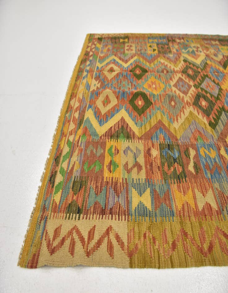 Detail image of  4' 7 x 6' 5  Hand Woven Kilim Maymana Wool Rug