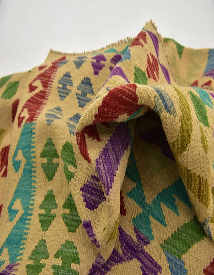 Detail image of  4' 10 x 6' 5  Hand Woven Kilim Maymana Wool Rug