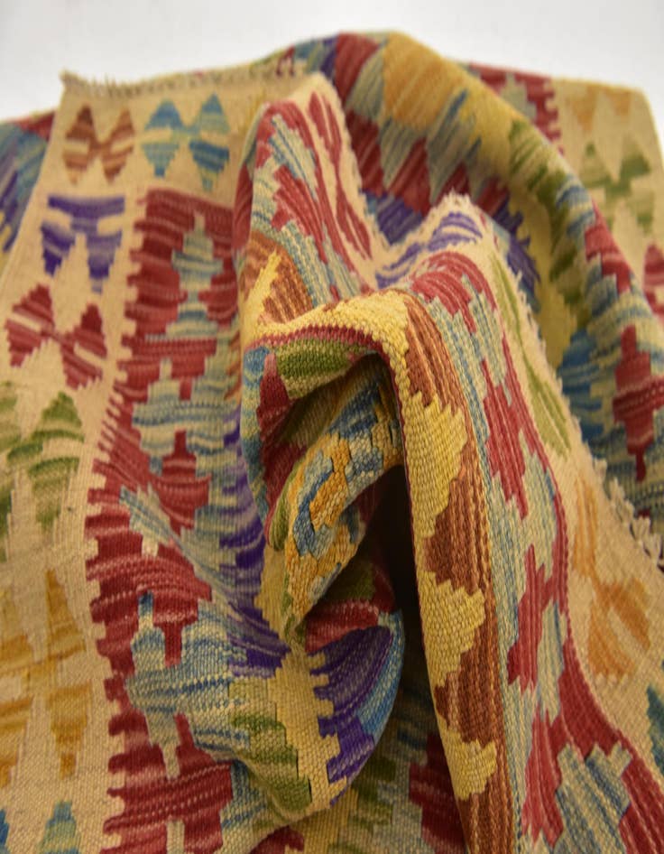 Detail image of  3' 5 x 6' 6  Hand Woven Kilim Maymana Wool Rug