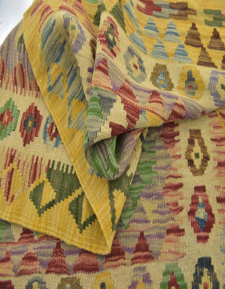 Detail image of  3' 2 x 4' 7  Hand Woven Kilim Maymana Wool Rug