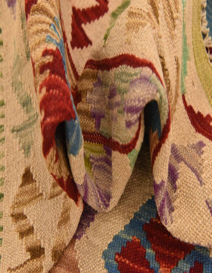Detail image of  5' x 6' 6  Hand Woven Kilim Maymana Wool Rug