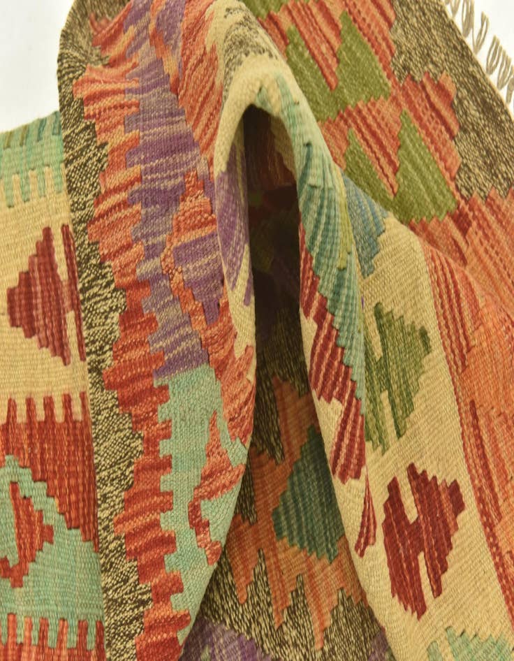 Detail image of  4' 1 x 5' 9  Hand Woven Kilim Maymana Wool Rug
