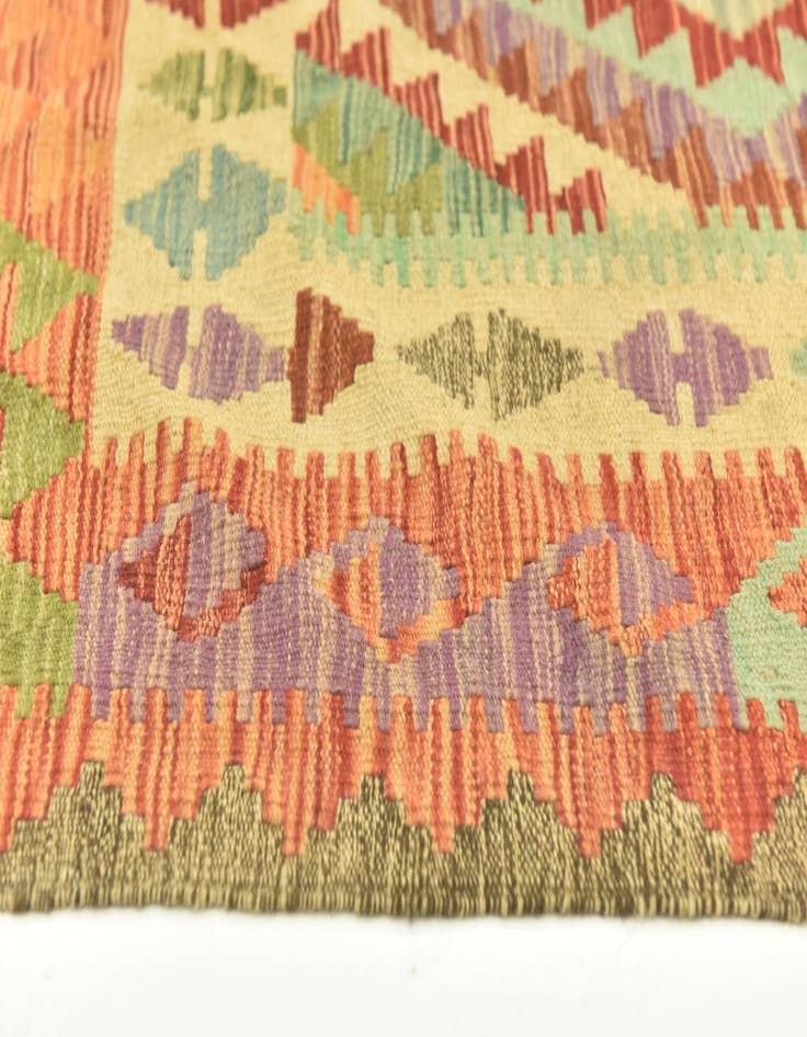 Detail image of  4' 1 x 5' 9  Hand Woven Kilim Maymana Wool Rug