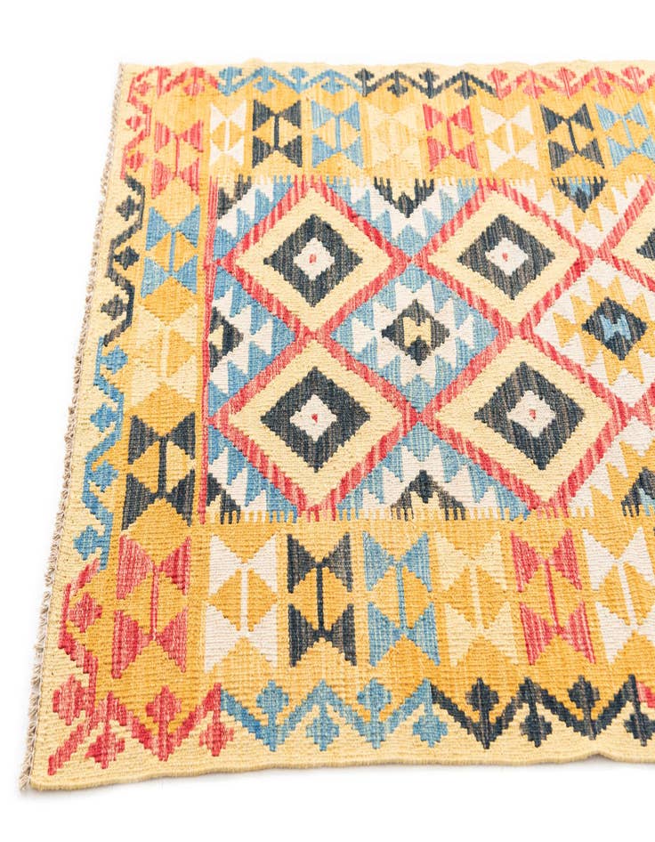 Detail image of  3' 5 x 6' 5  Hand Woven Kilim Maymana Wool Rug