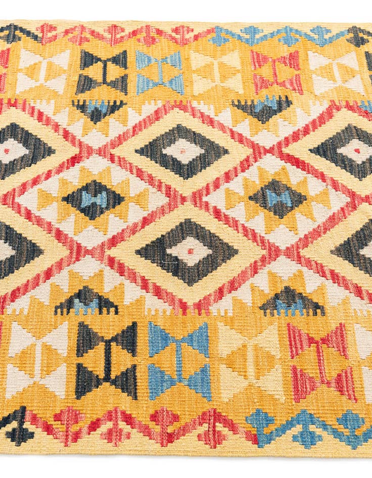 Detail image of  3' 5 x 6' 5  Hand Woven Kilim Maymana Wool Rug