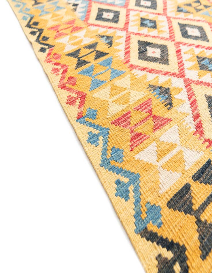 Detail image of  3' 5 x 6' 5  Hand Woven Kilim Maymana Wool Rug