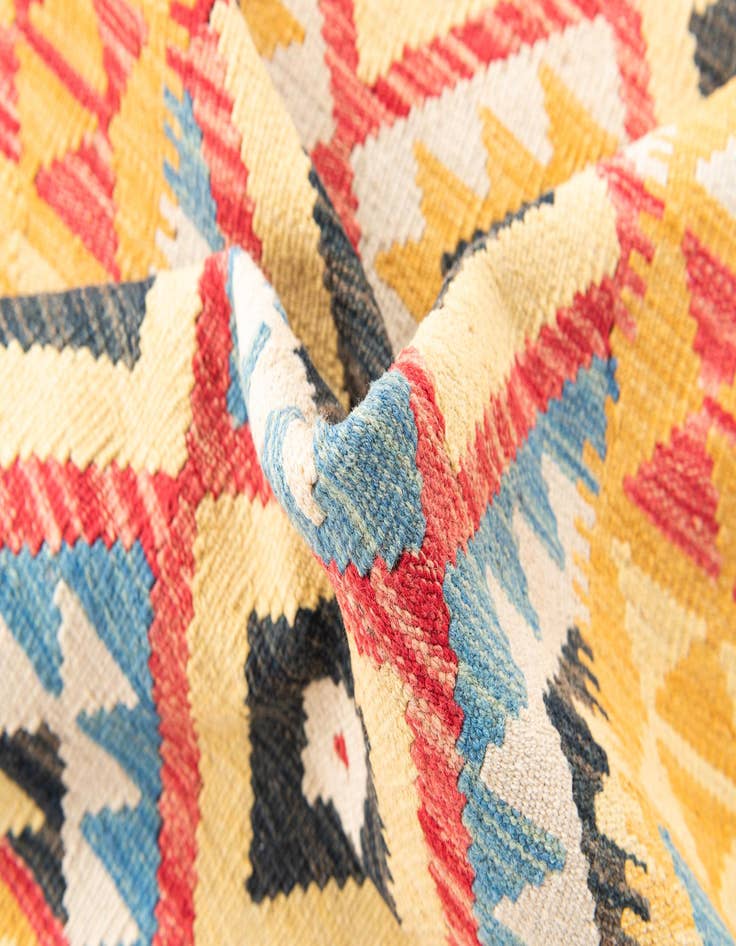 Detail image of  3' 5 x 6' 5  Hand Woven Kilim Maymana Wool Rug