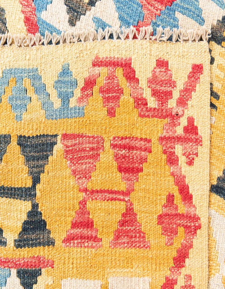 Detail image of  3' 5 x 6' 5  Hand Woven Kilim Maymana Wool Rug
