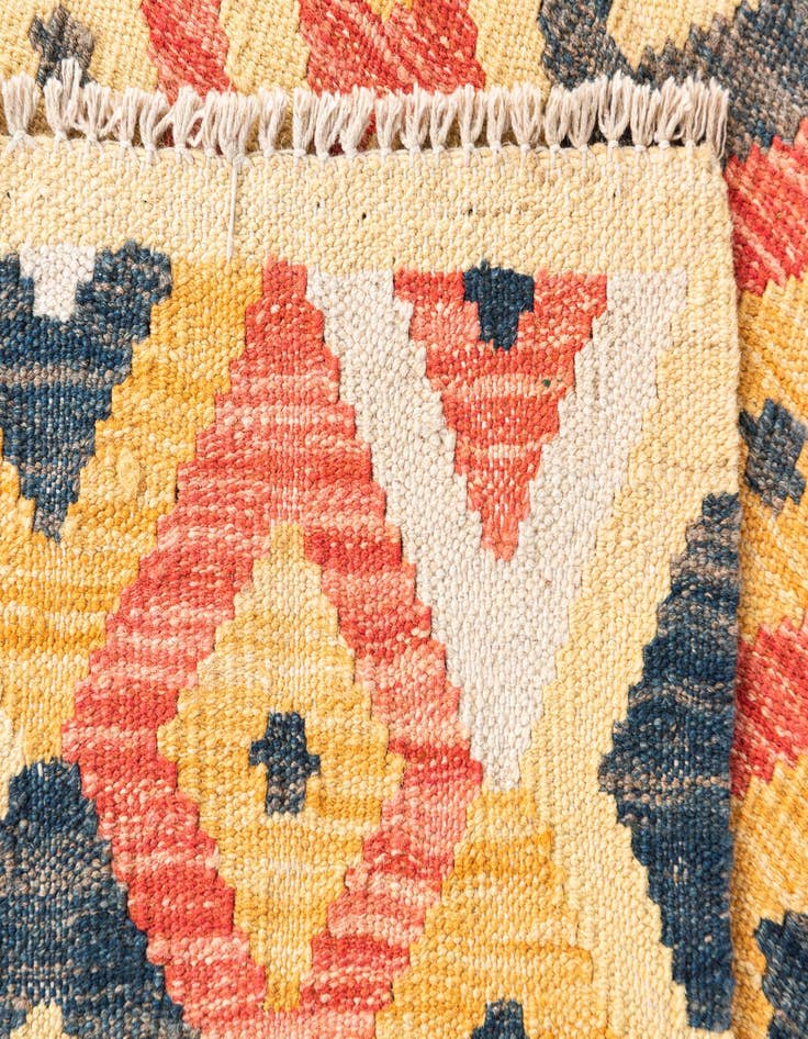 Detail image of  4' 1 x 5' 7  Hand Woven Kilim Maymana Wool Rug