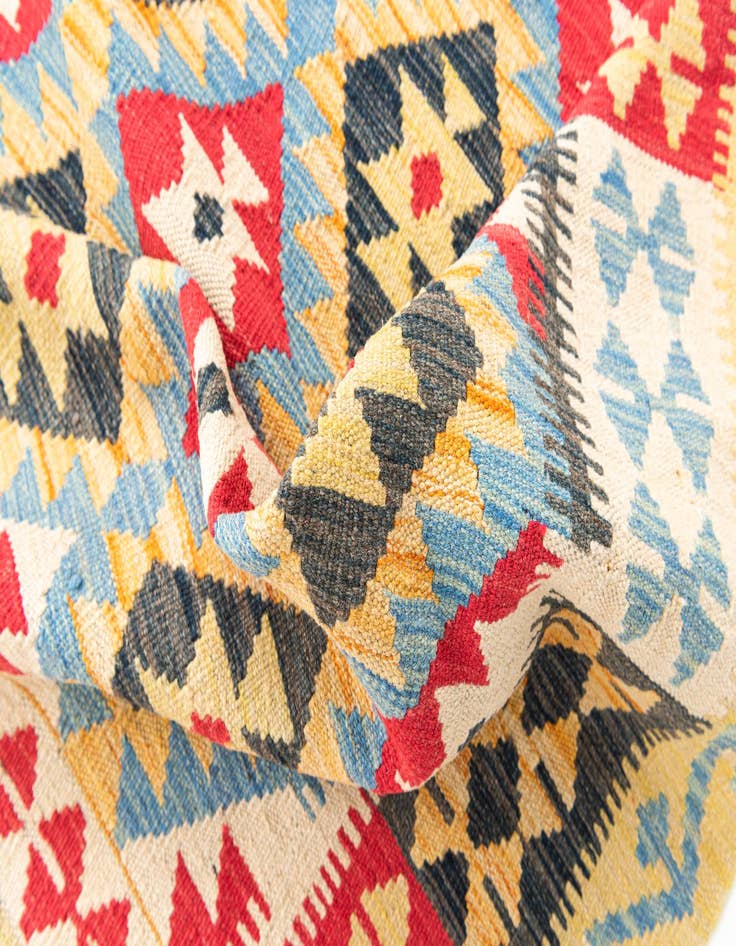 Detail image of  4' 4 x 5' 9  Hand Woven Kilim Maymana Wool Rug