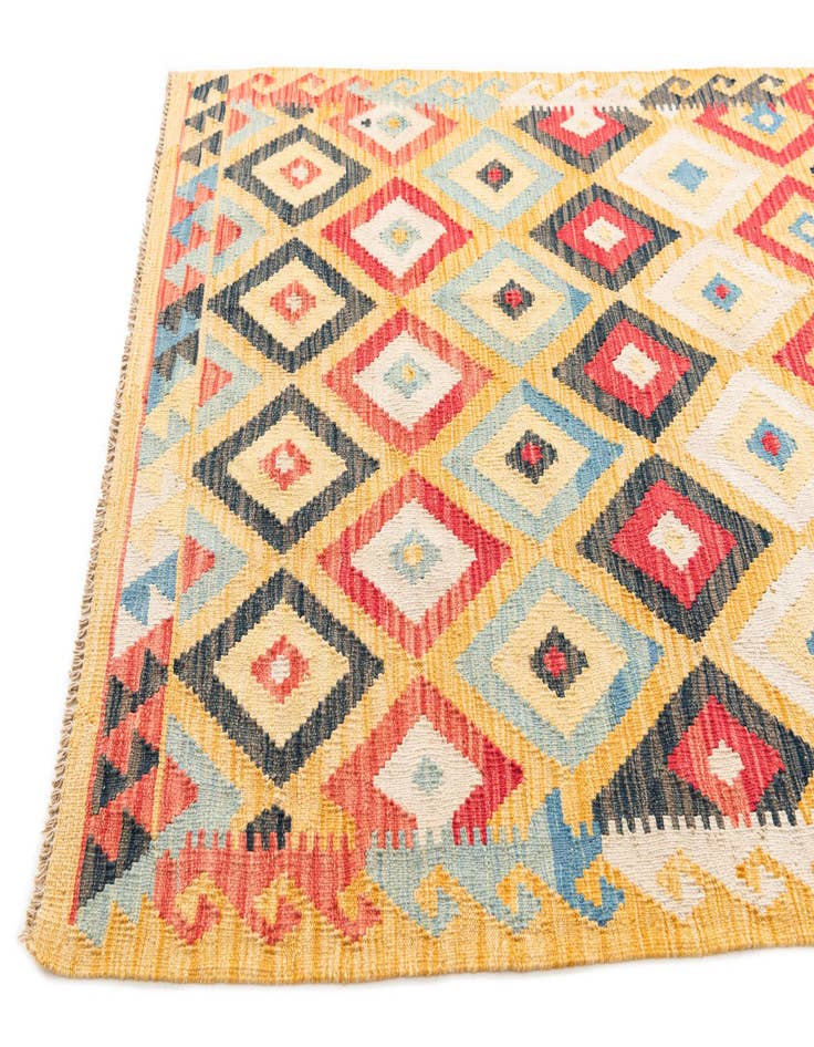 Detail image of  4' 2 x 5' 9  Hand Woven Kilim Maymana Wool Rug