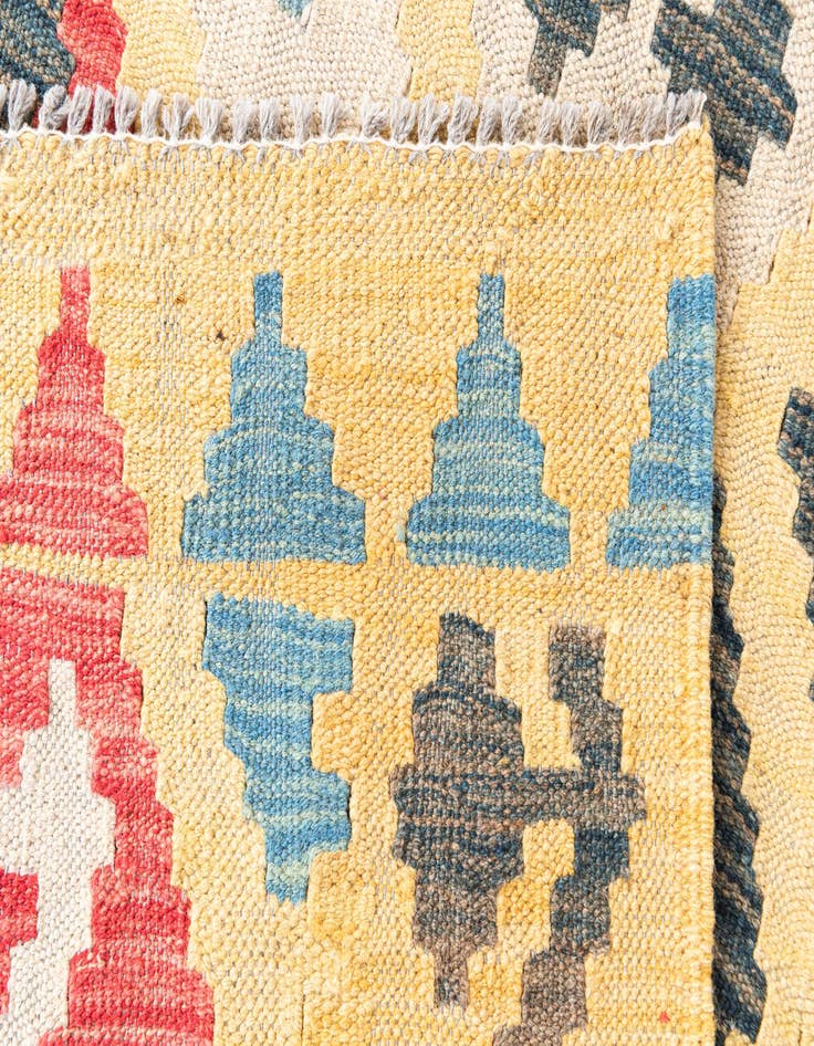 Detail image of  4' 2 x 6'  Hand Woven Kilim Maymana Wool Rug