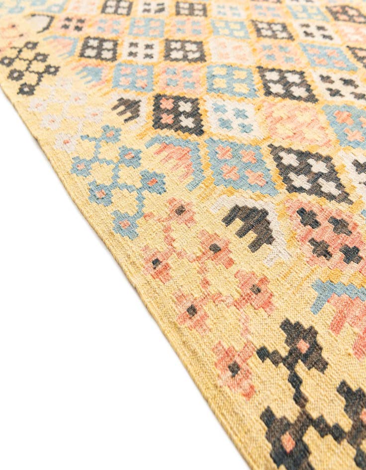 Detail image of  4' 4 x 6'  Hand Woven Kilim Maymana Wool Rug