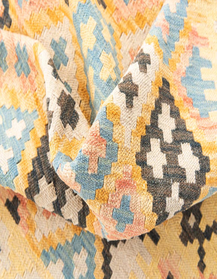 Detail image of  4' 4 x 6'  Hand Woven Kilim Maymana Wool Rug