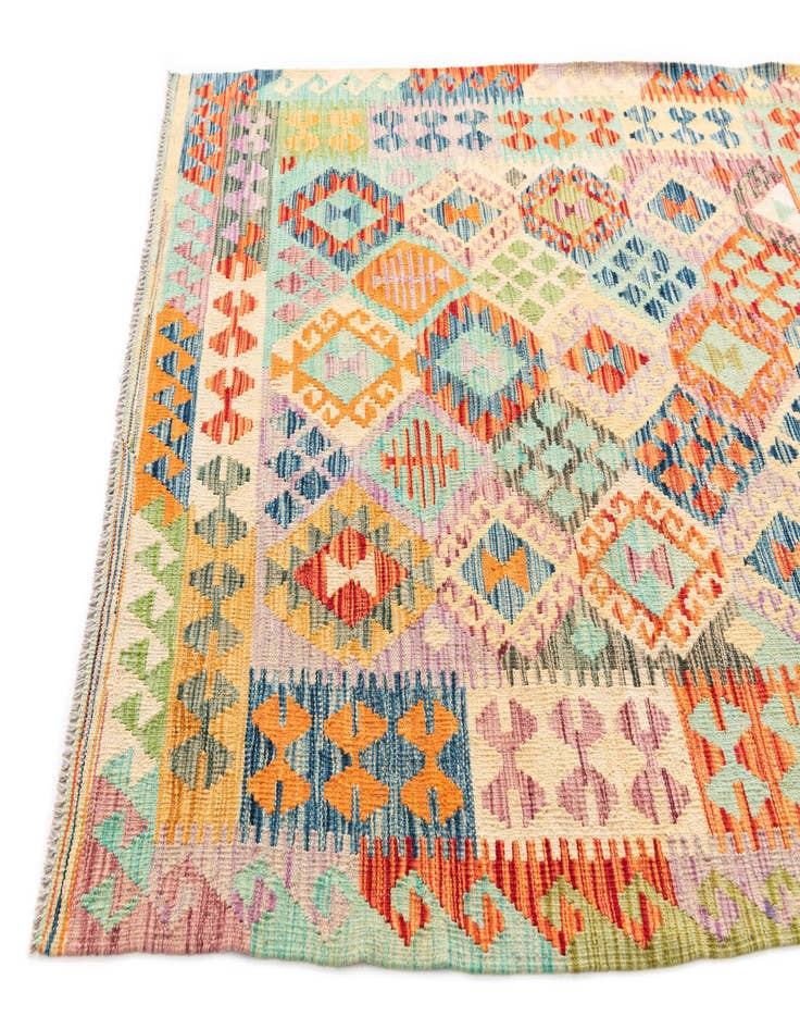 Detail image of  4' 9 x 5' 8  Hand Woven Kilim Maymana Wool Rug