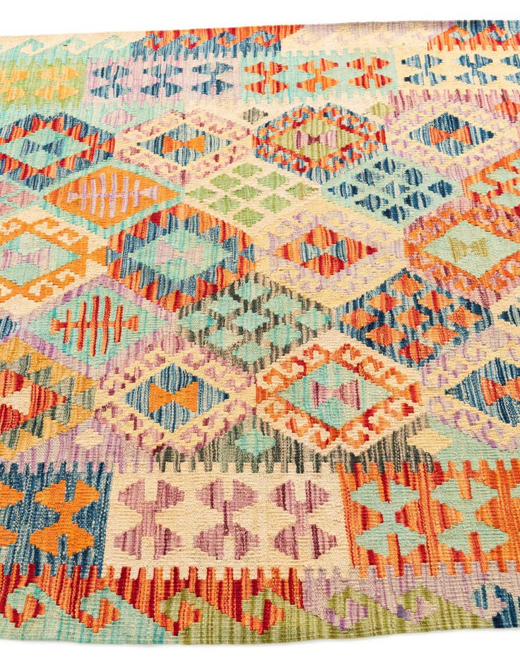 Detail image of  4' 9 x 5' 8  Hand Woven Kilim Maymana Wool Rug