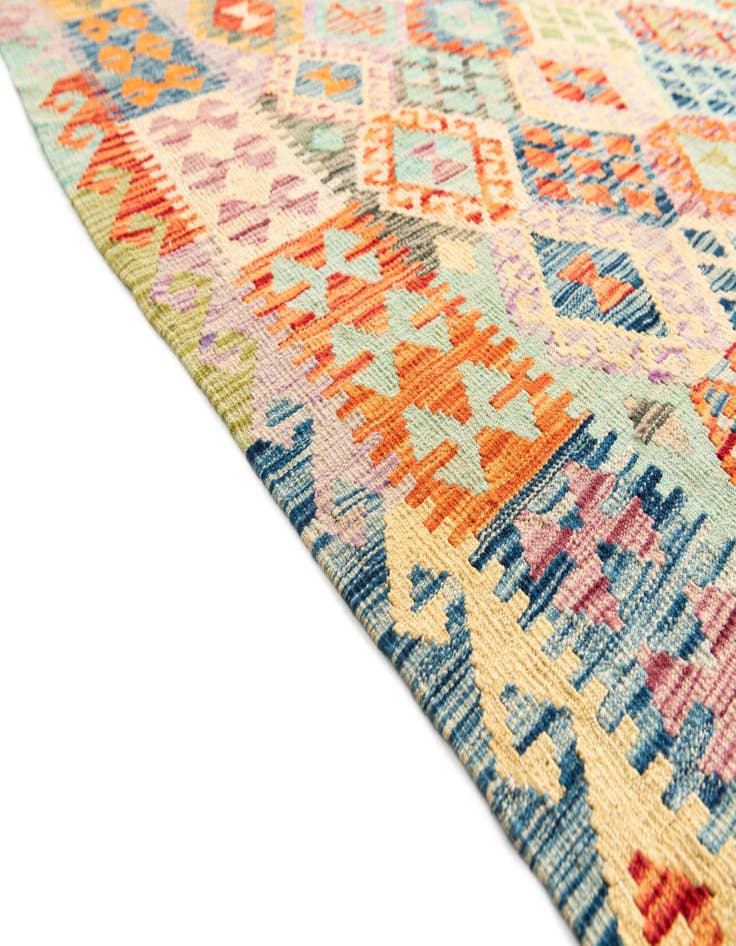 Detail image of  4' 9 x 5' 8  Hand Woven Kilim Maymana Wool Rug