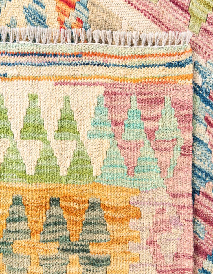 Detail image of  4' 9 x 5' 8  Hand Woven Kilim Maymana Wool Rug