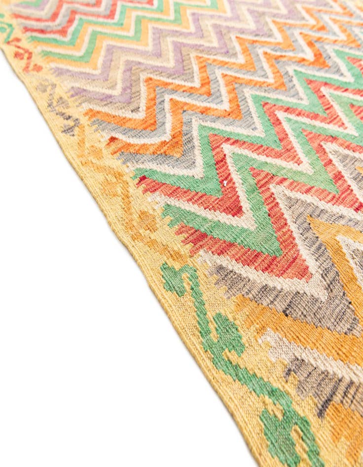Detail image of  4' 2 x 5' 8  Hand Woven Kilim Maymana Wool Rug