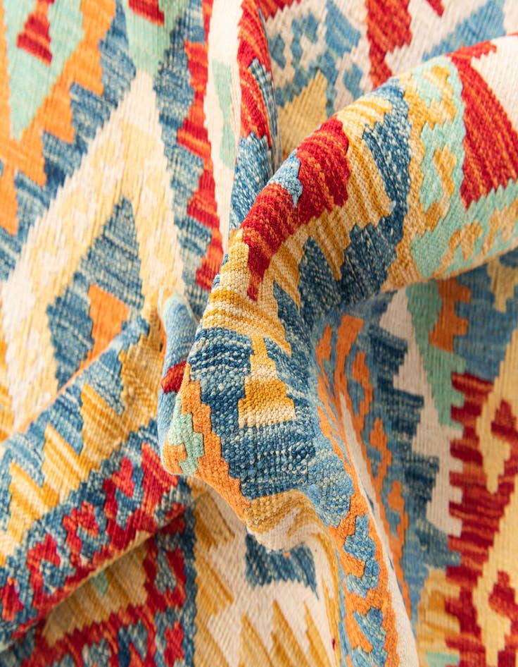 Detail image of  4' 2 x 5' 9  Hand Woven Kilim Maymana Wool Rug