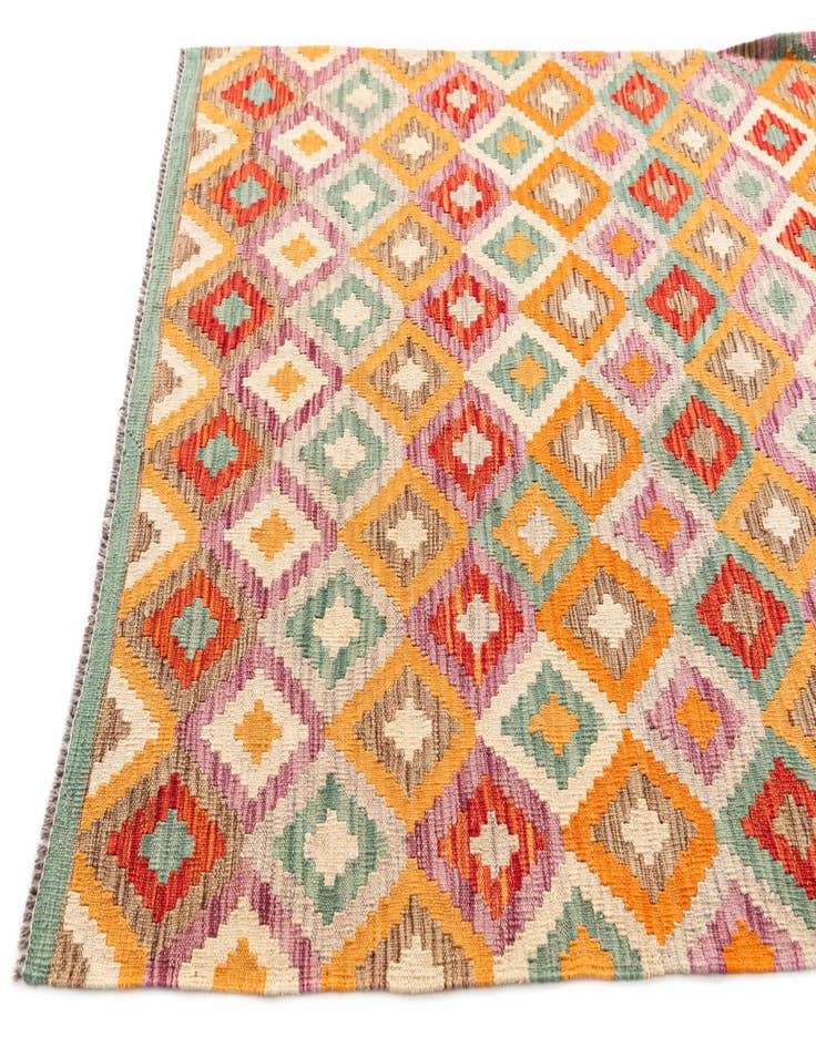 Detail image of  4' 4 x 5' 8  Hand Woven Kilim Maymana Wool Rug