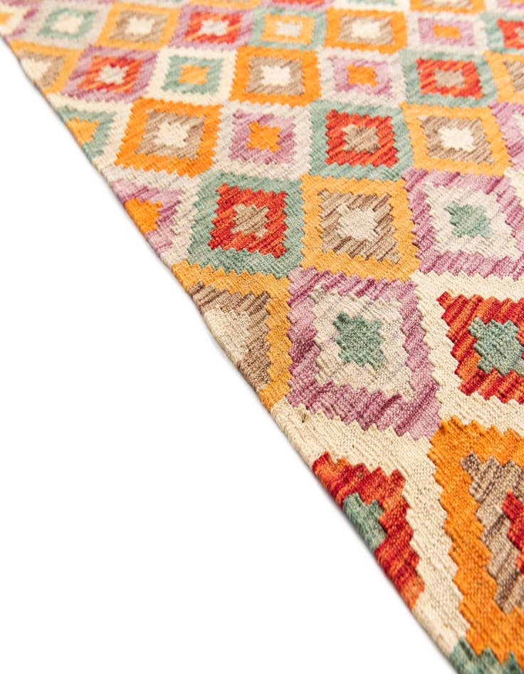 Detail image of  4' 4 x 5' 8  Hand Woven Kilim Maymana Wool Rug