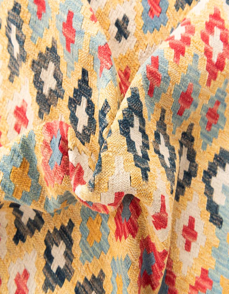 Detail image of  4' 2 x 6' 2  Hand Woven Kilim Maymana Wool Rug