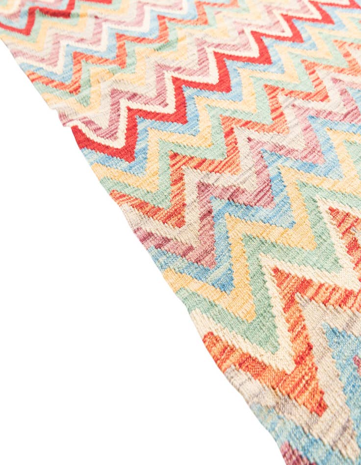 Detail image of  4' 5 x 6'  Hand Woven Kilim Maymana Wool Rug