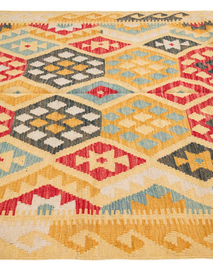 Detail image of  4' 2 x 5' 8  Hand Woven Kilim Maymana Wool Rug