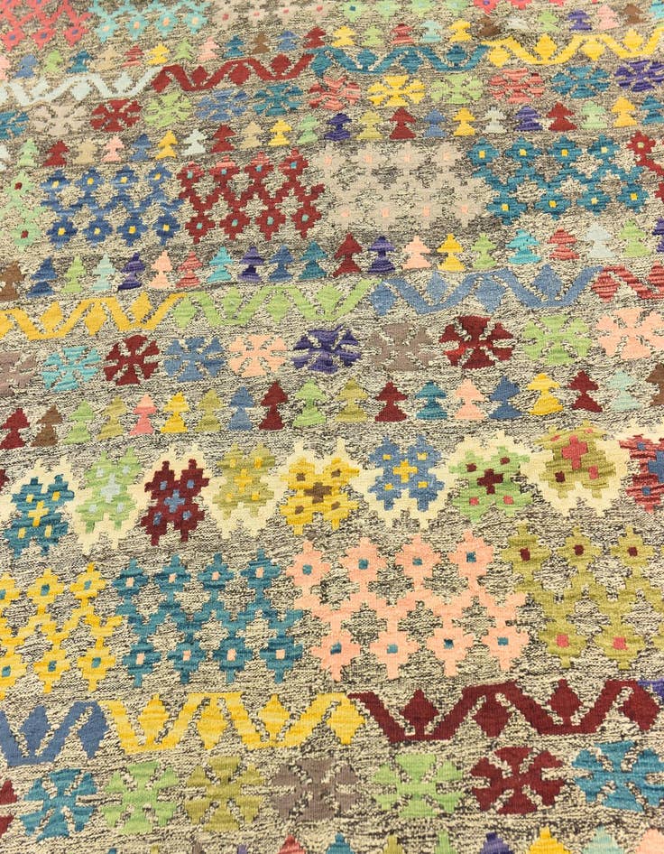 Detail image of  8' 9 x 12'  Hand Woven Kilim Modern Wool Rug