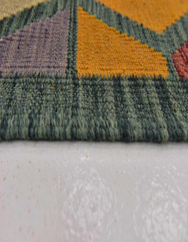 Detail image of  6' 9 x 9' 10  Hand Woven Kilim Modern Wool Rug