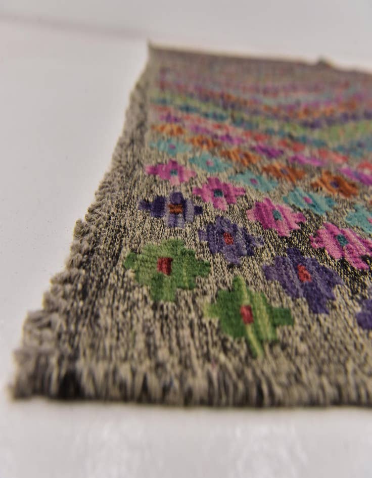 Detail image of  7' 2 x 9' 5  Hand Woven Kilim Modern Wool Rug