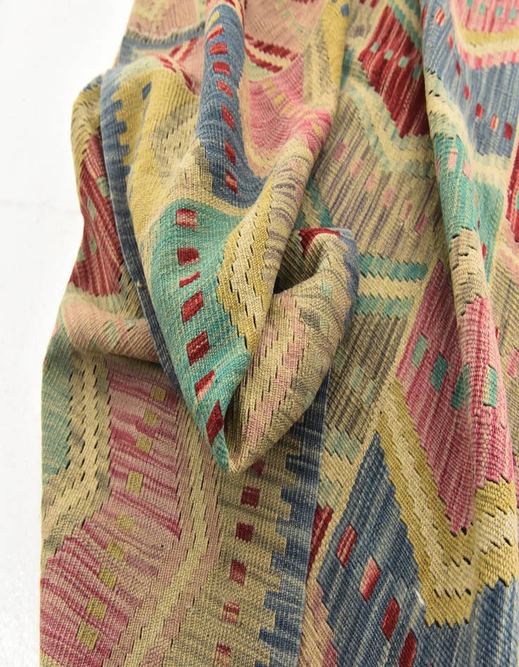 Detail image of  5' 8 x 8'  Hand Woven Kilim Modern Wool Rug