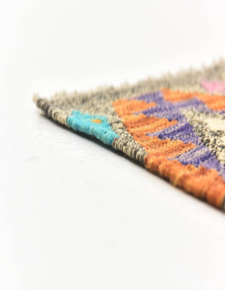 Detail image of  6' 3 x 8' 6  Hand Woven Kilim Modern Wool Rug