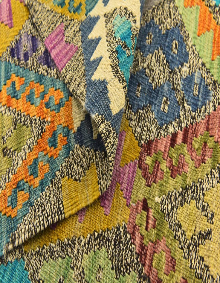 Detail image of  6' 3 x 8' 6  Hand Woven Kilim Modern Wool Rug
